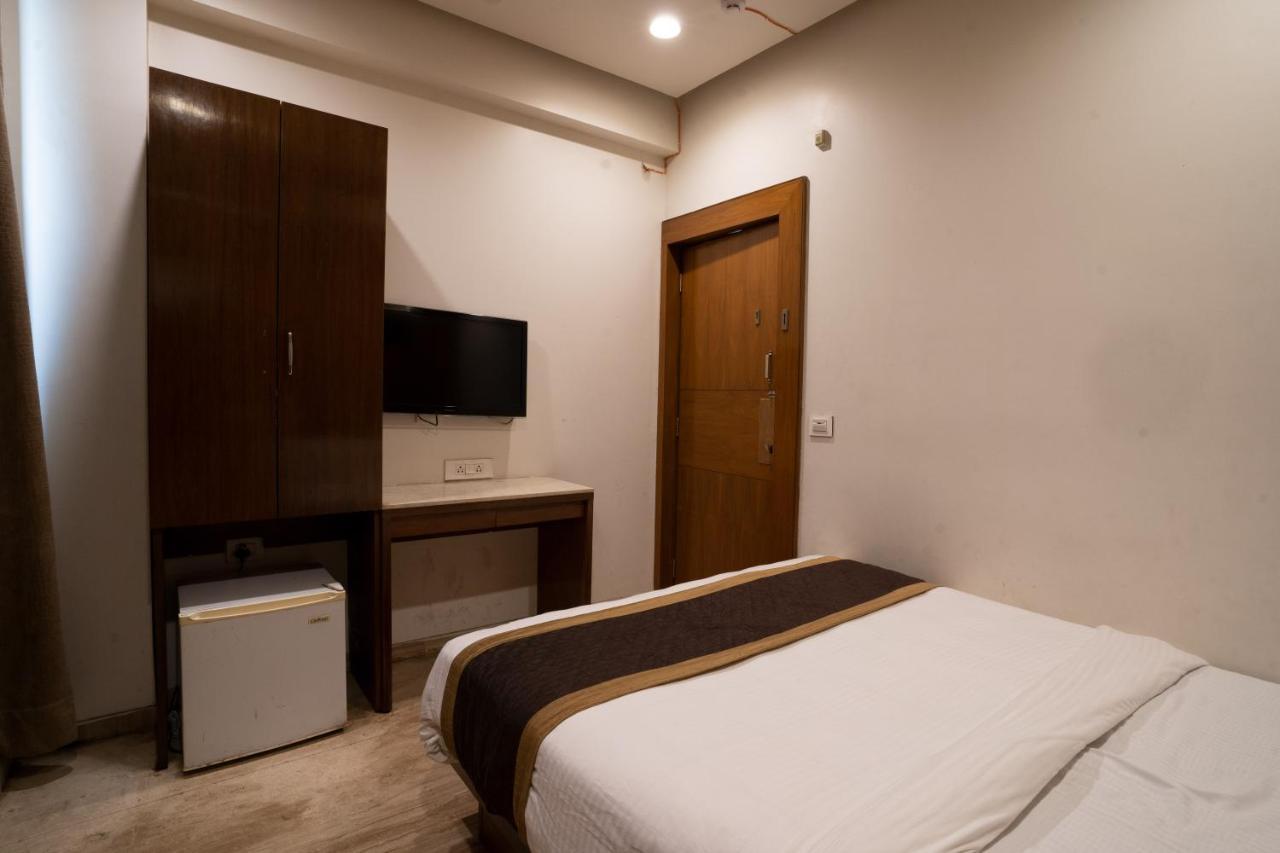 Hotel Kyra Airport Ahmedabad Eksteriør bilde