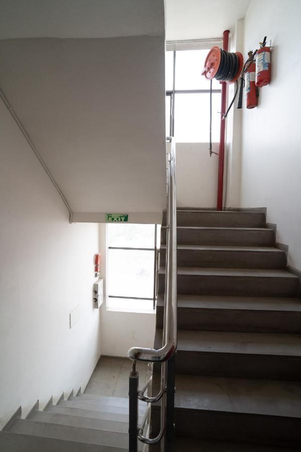 Hotel Kyra Airport Ahmedabad Eksteriør bilde