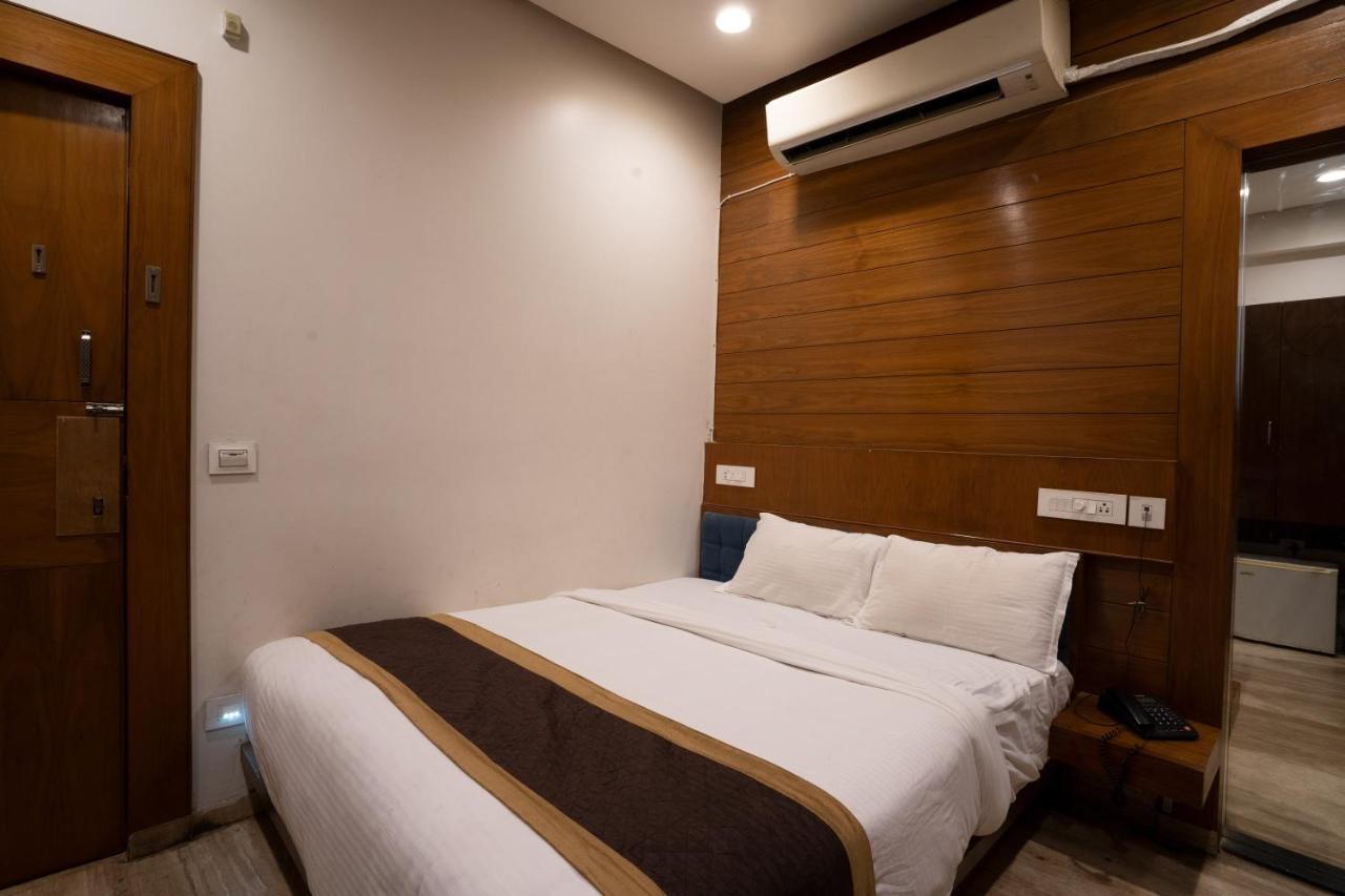 Hotel Kyra Airport Ahmedabad Eksteriør bilde